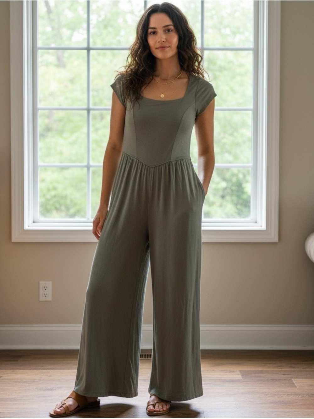 Women's Wide Leg Jumpsuit in Sage Green size M No Comment